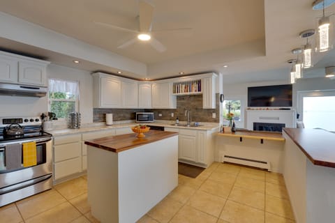 Kitchen | Cooking Basics | Spices | Toaster | Drip & Keurig Coffee Makers