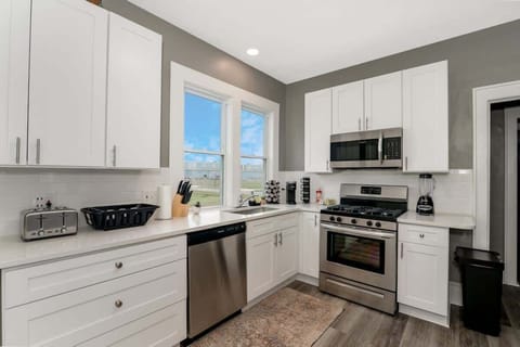 Cook up comfort in our complete kitchen—stocked with all the essentials: cookware, utensils, stove, fridge, microwave, and more. Whether it’s a quick breakfast or a full dinner, you’ve got everything you need for delicious meals anytime.