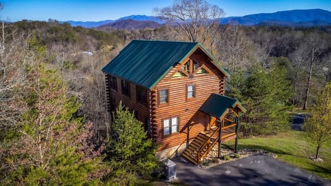 Welcome to our beautiful cabin tucked away in a quiet smoky mountain subdivision