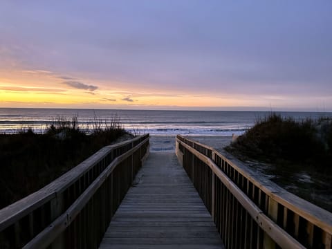 Beach nearby, sun loungers, beach towels