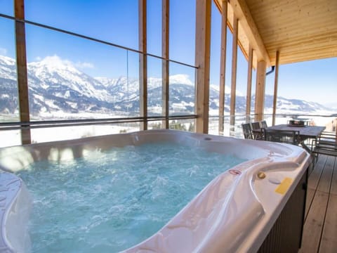 Indoor spa tub