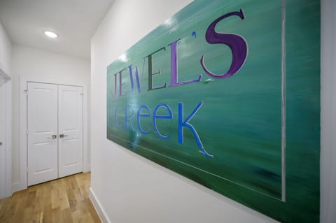 Entryway: Discover the charm of Jewels Creek in a vibrant and welcoming hallway!