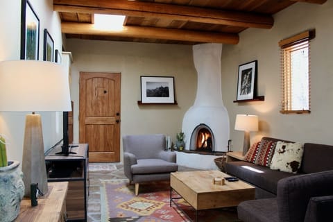 Welcome to Casa Joya Escondida! Living with Gas Kiva Fireplace!