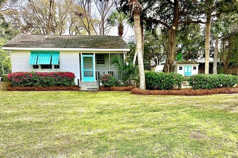 Cozy 3 BR Beach Cottage.  One Block from Beach