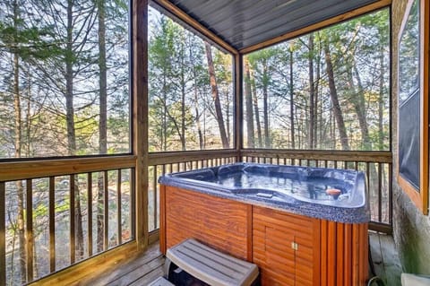 Indoor spa tub