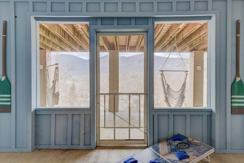 Master Screened in porch with views 