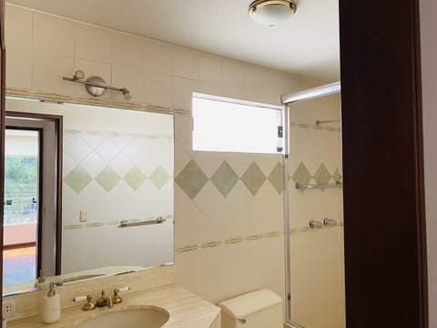 Combined shower/tub, hair dryer, towels, soap