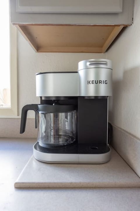 Keurig and regular coffee brewing.
