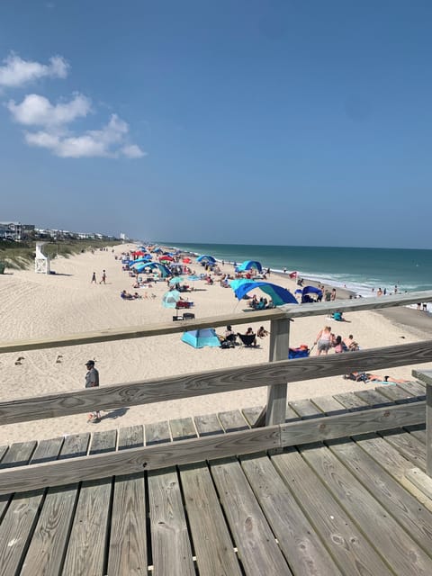 Beach nearby, sun loungers, beach towels