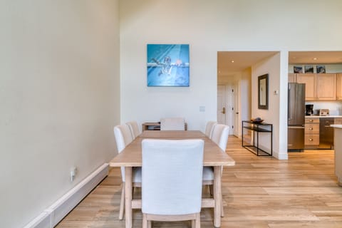 Dining table offers seating for 6.