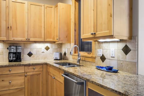 Tons of counter space in the kitchen