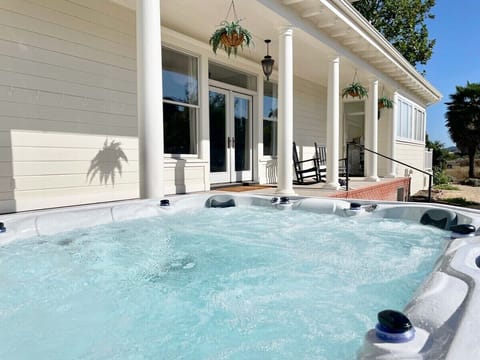 Brand new large hot tub!