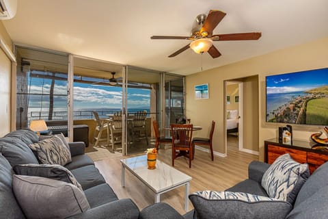 Seamless indoor/outdoor living with an ocean view! 