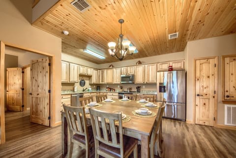 Dining Room Table with seating for 8!