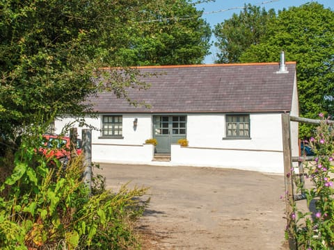 Exterior | Yr Hen Glowty, Puncheston