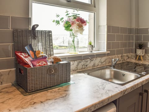 Kitchen | Bryn Derwen, Harlech