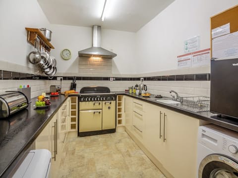 Kitchen | Sea and Sands, Barmouth