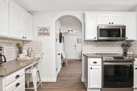 "We had a lovely stay at the Kef house! All the rooms were well appointed. Bedrooms were comfortable and the kitchen had everything" - Cynthia