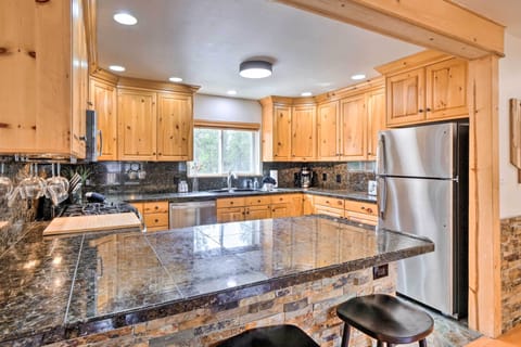 Kitchen | Fully Equipped | Main Level | Cooking Basics | Garbage Disposal