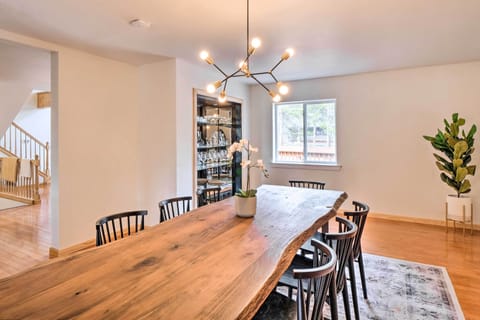 Dining Area | High Chair Available