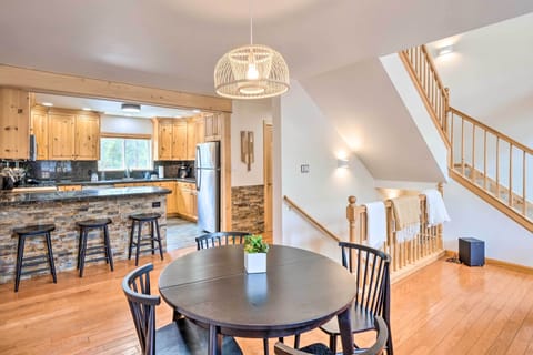 Dining Area | Main Level