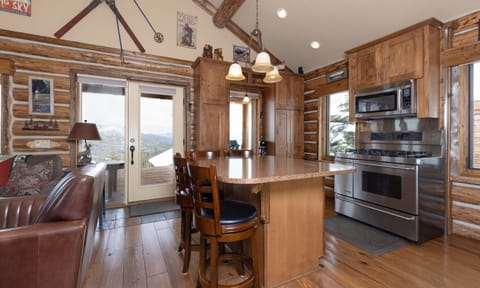 CH 13 Bandit Way, Kitchen, 1