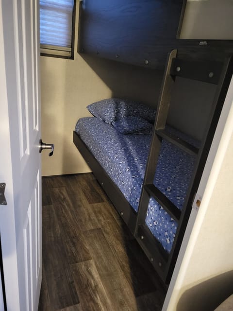 Twin bunk bed in room #3