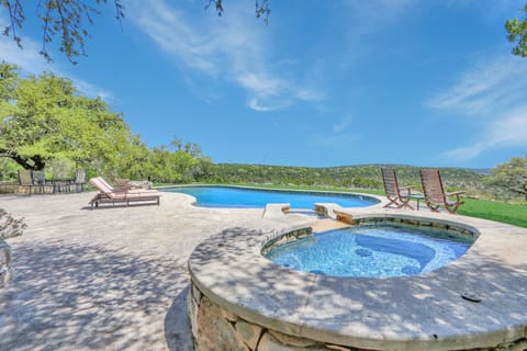 Private pool and hot tub with majestic views of the Wimberley Valley!