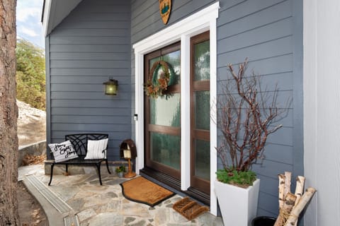 Entry w/ smart lock, ring doorbell, patrolled by Hammer's Mtn Patrol Security