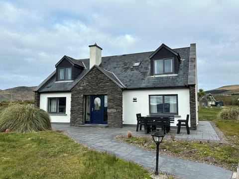 Welcome to Tigh Mhic Churtain in Ballinskelligs