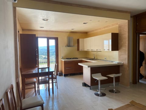 Private kitchen | Fridge, oven, stovetop, dishwasher