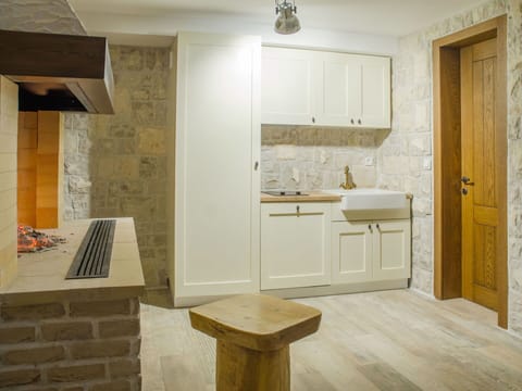 Bathroom Cabinet, Countertop, Tap, Cabinetry, Building, Sink, Plumbing Fixture, Bathroom, Wood, Floor