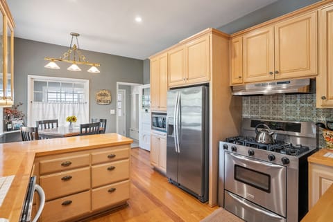 Cook a Gourmet Meal with Friends