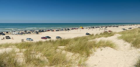 Beach nearby, sun loungers, beach towels