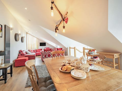 Open plan living space | Bwthyn Y Bwlch, St Davids