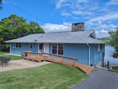 Welcome to The Allgood Lake Junaluska House