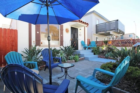 Front patio: Enjoy dining and socializing outside in the beautiful San Diego weather