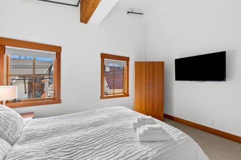 2 bedrooms, memory foam beds, iron/ironing board, WiFi