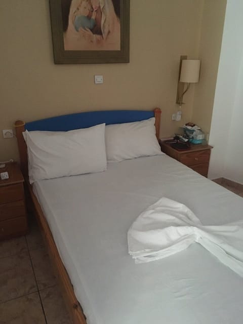 1 bedroom, desk, iron/ironing board, bed sheets