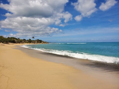 Beach nearby, sun loungers, beach towels