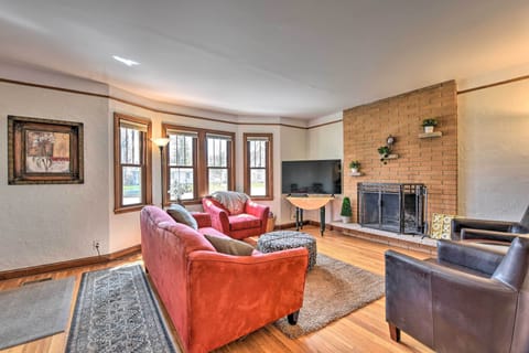 Minneapolis Vacation Rental | 4BR | 1.5BA | 1,675 Sq Ft | Steps Required