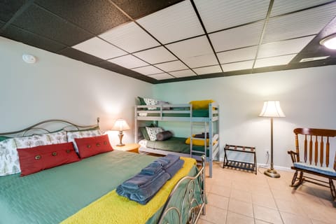 3 bedrooms, travel crib, internet, bed sheets