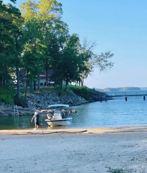 Beach nearby, sun loungers