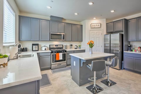 Kitchen | Spices | Wine Glasses