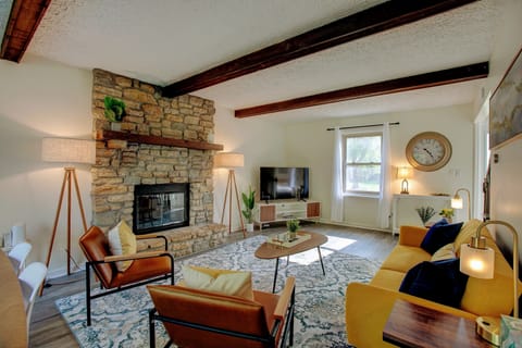 Living area | Smart TV, fireplace, books
