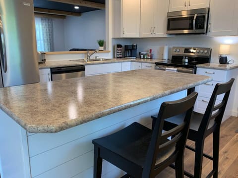 Fully equipped kitchen (pots, pans, and much more). Complimentary coffee and pods for Keurig machine!