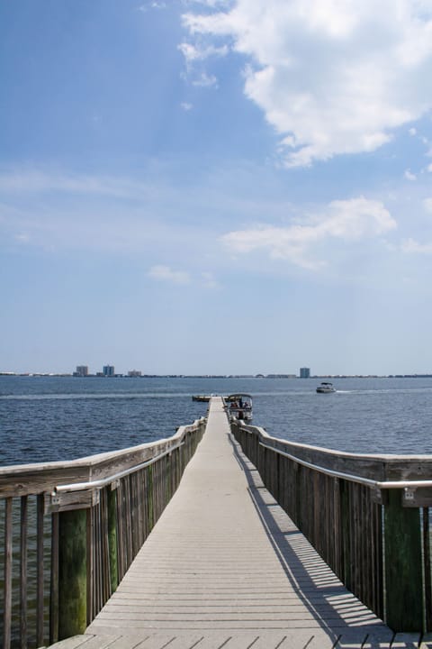 Beach nearby, sun loungers, beach towels