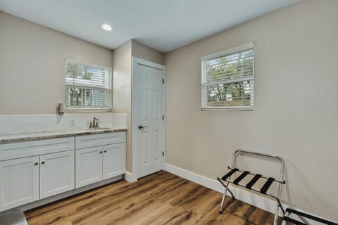 Guesthouse: Private bedroom, bathroom and separate living space.