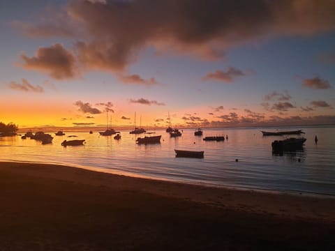 Beach nearby, sun loungers, beach towels