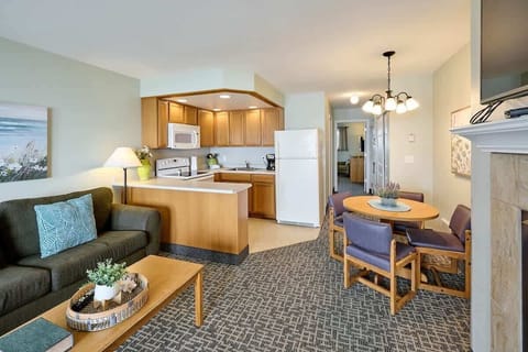 Enjoy a full kitchen and dining area